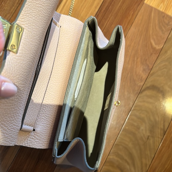 Chloé
Calfskin Drew Shoulder Bag medium - Picture 14 of 15